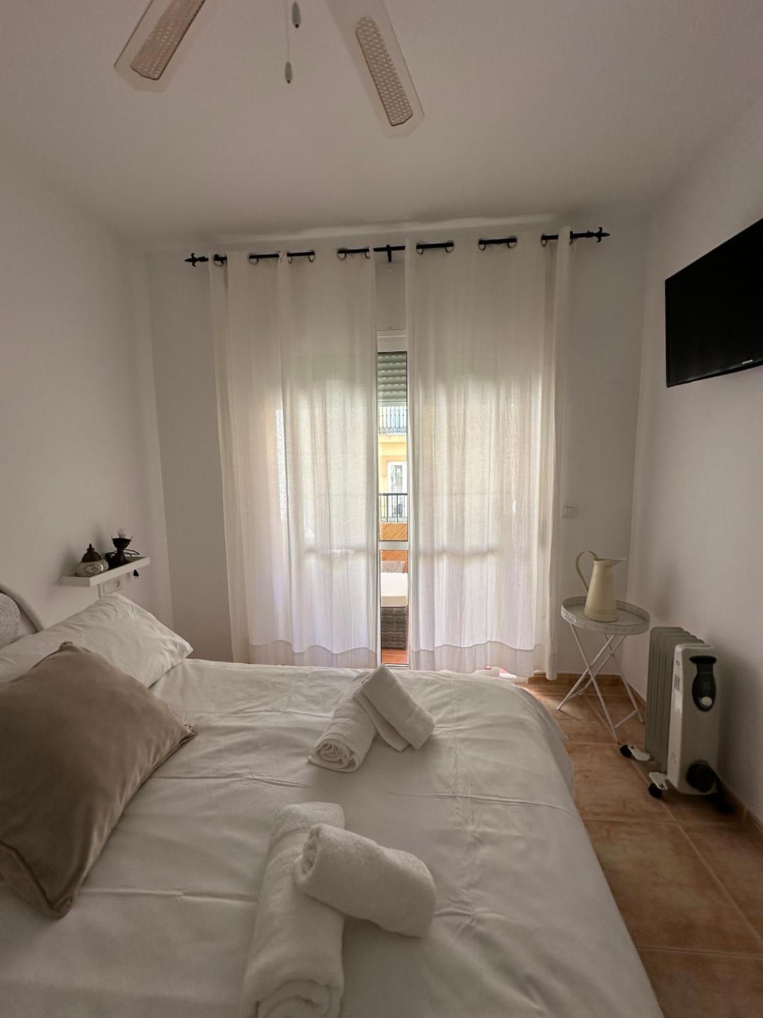 Tiyoweh Apartment Nerja Exterior photo